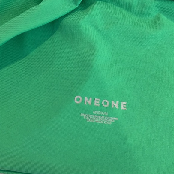 Oneone top - Picture 3 of 3